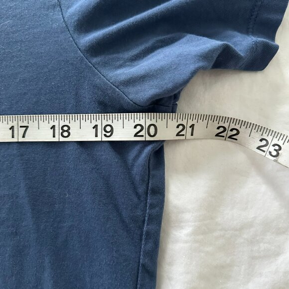 Uniqlo Supima Cotton Tee Shirt (M) - Picture 4 of 4